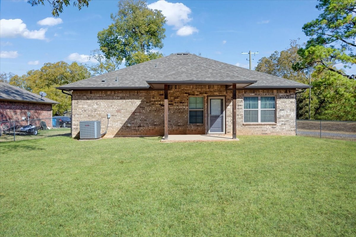 732 E Bullock Street Denison TX 75021