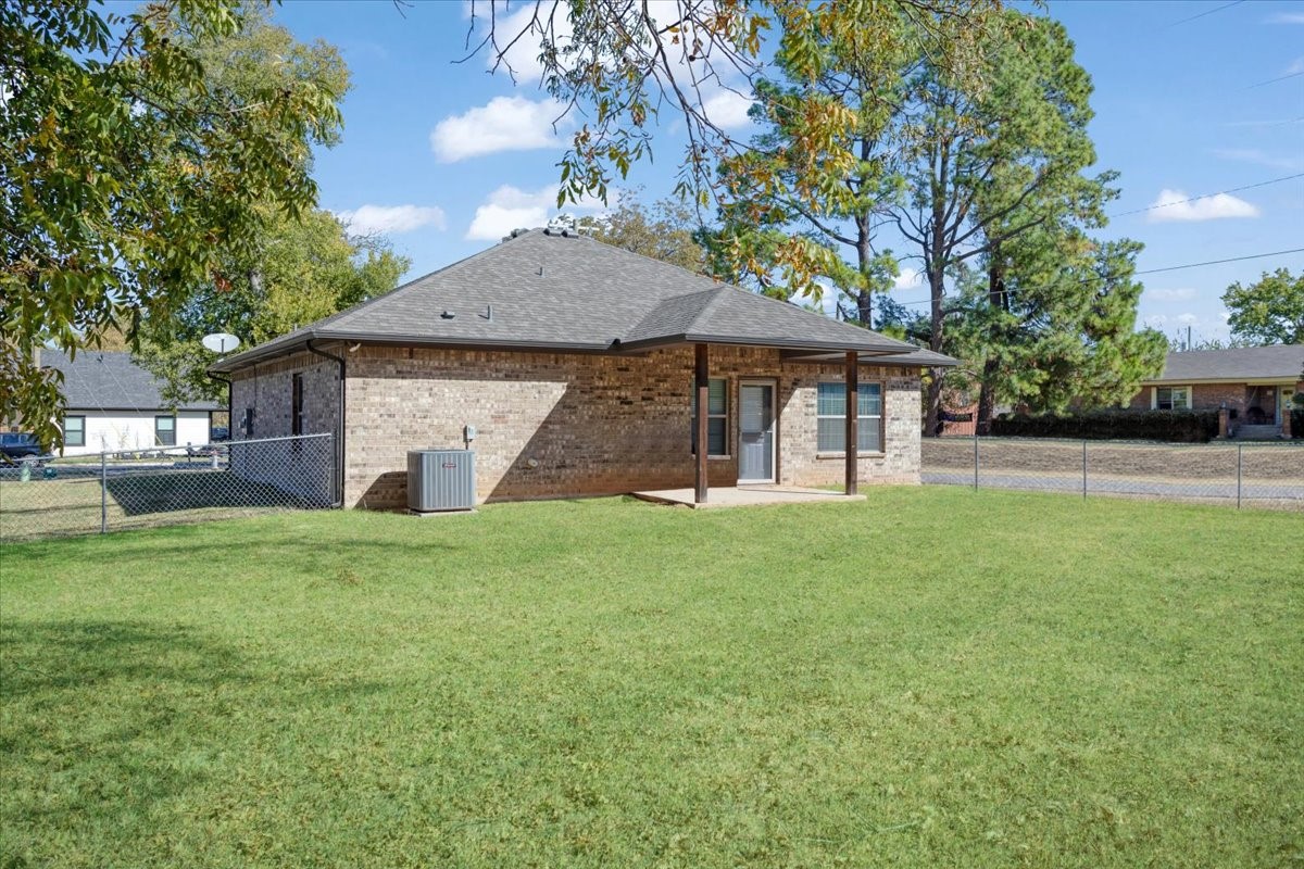 732 E Bullock Street Denison TX 75021