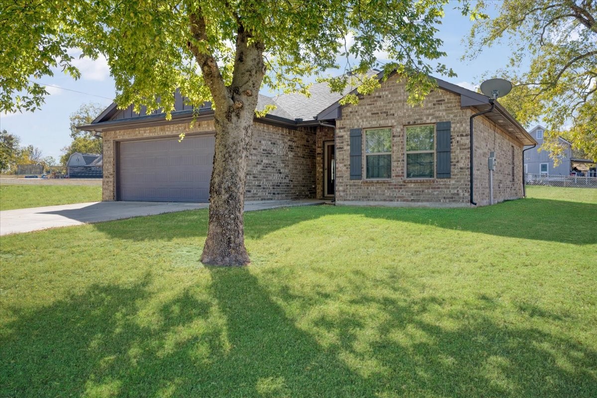 732 E Bullock Street Denison TX 75021