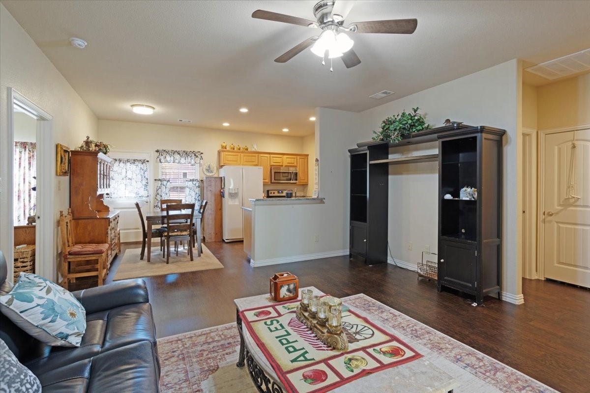 732 E Bullock Street Denison TX 75021