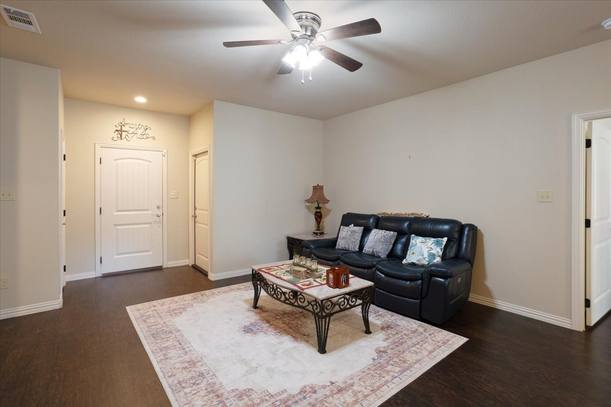 732 E Bullock Street Denison TX 75021