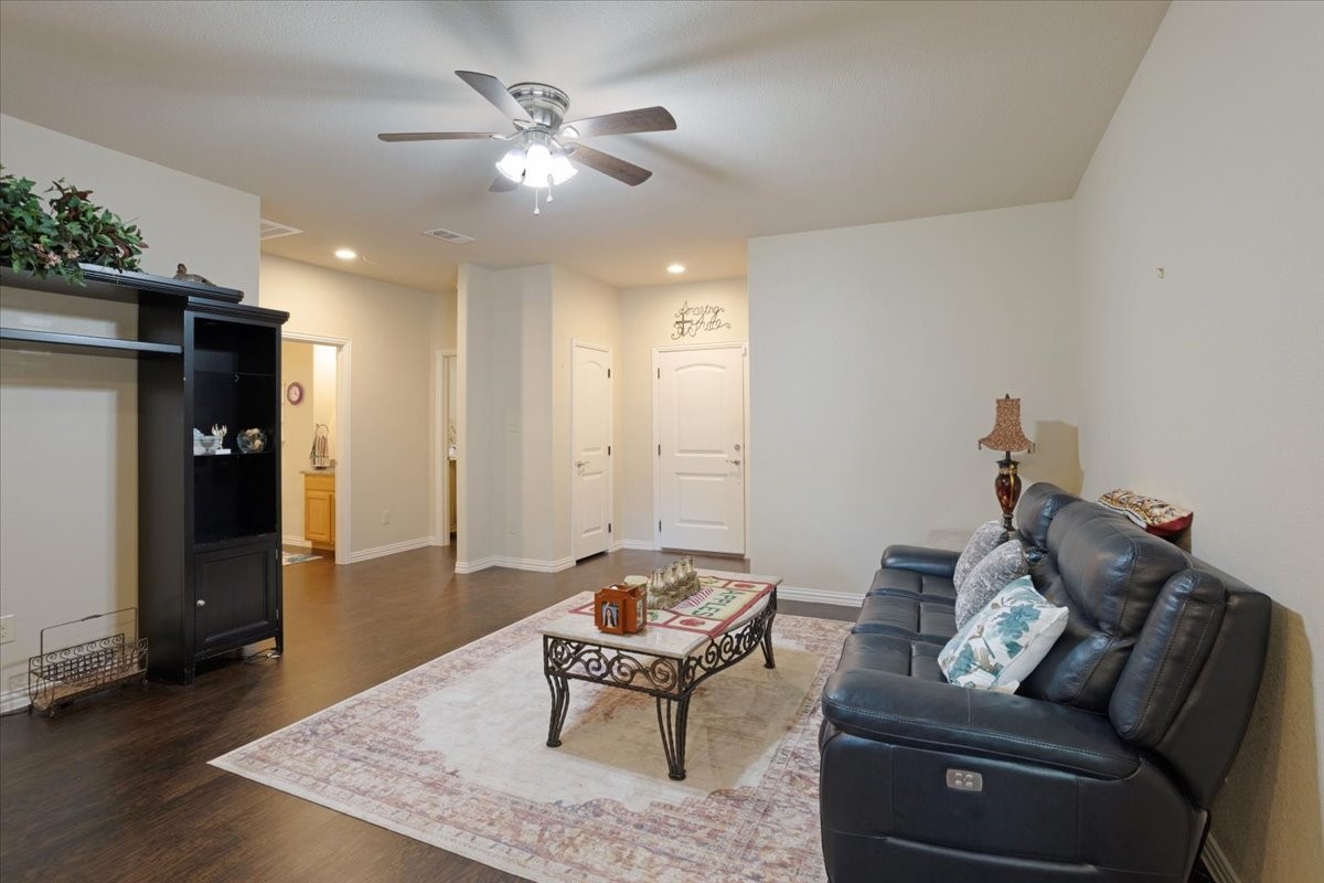 732 E Bullock Street Denison TX 75021