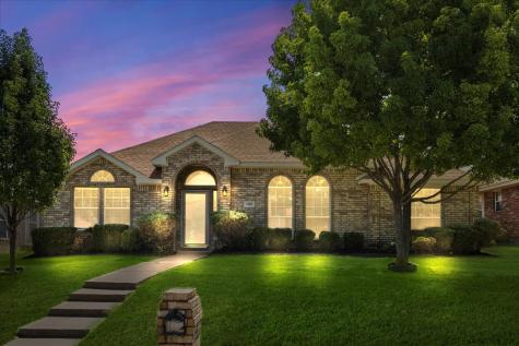 1138 Hampshire Lane Cedar Hill TX 75104