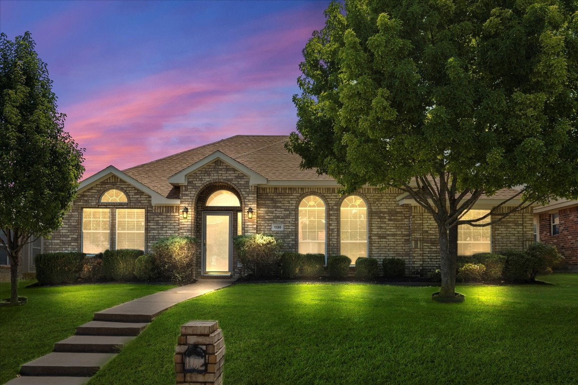 1138 Hampshire Lane Cedar Hill TX 75104