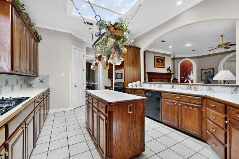 2115 Royal Dominion Court Arlington TX 76006