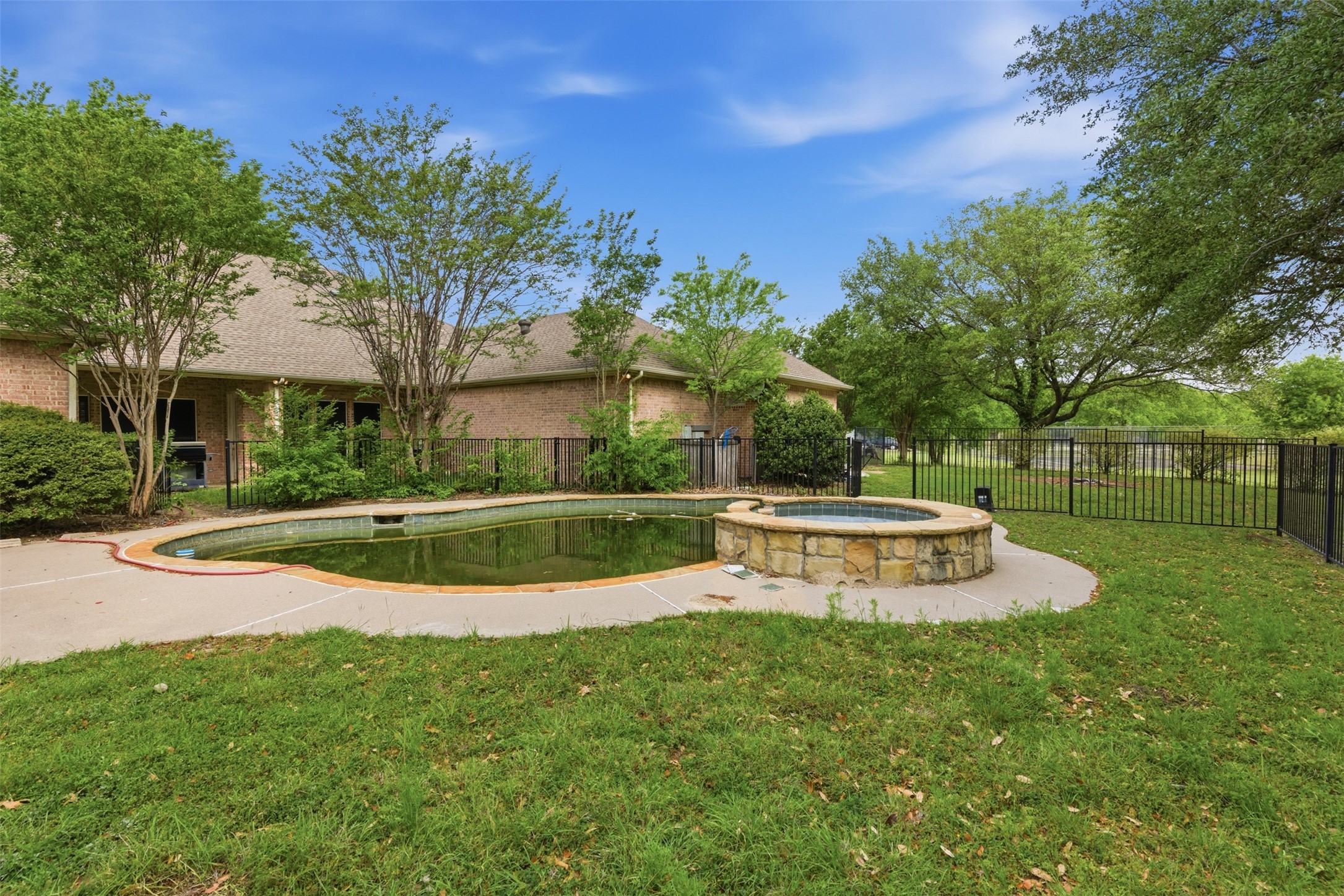270 Brookbend Drive Waxahachie TX 75165
