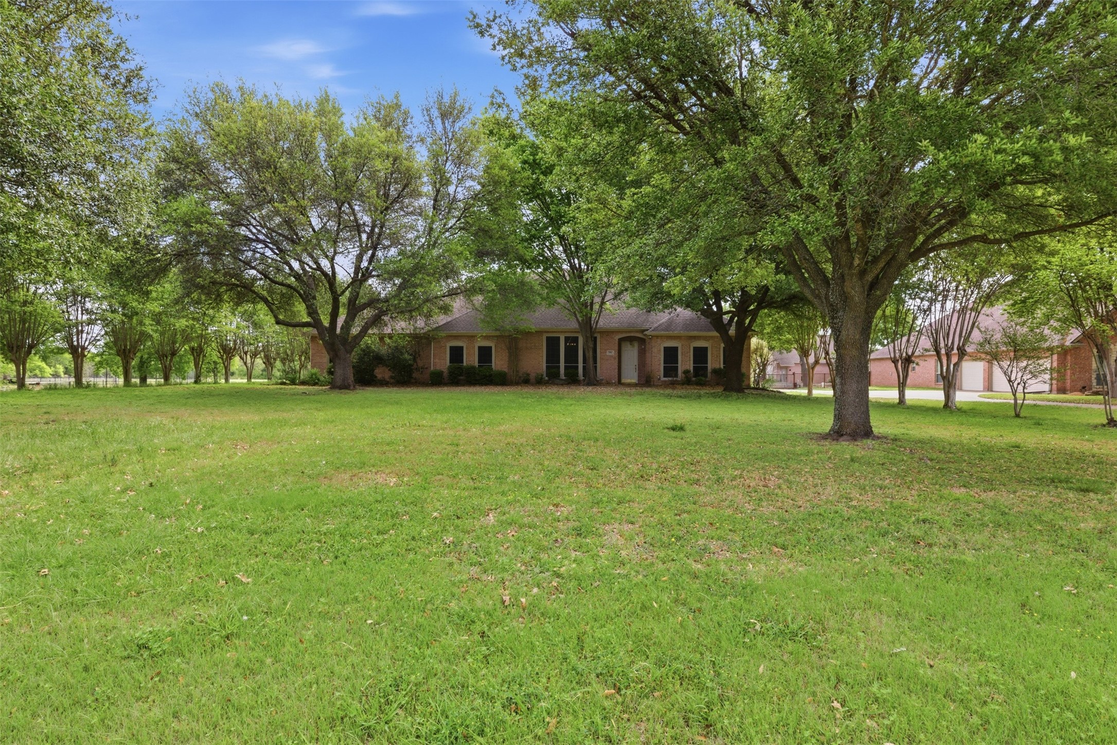 270 Brookbend Drive Waxahachie TX 75165