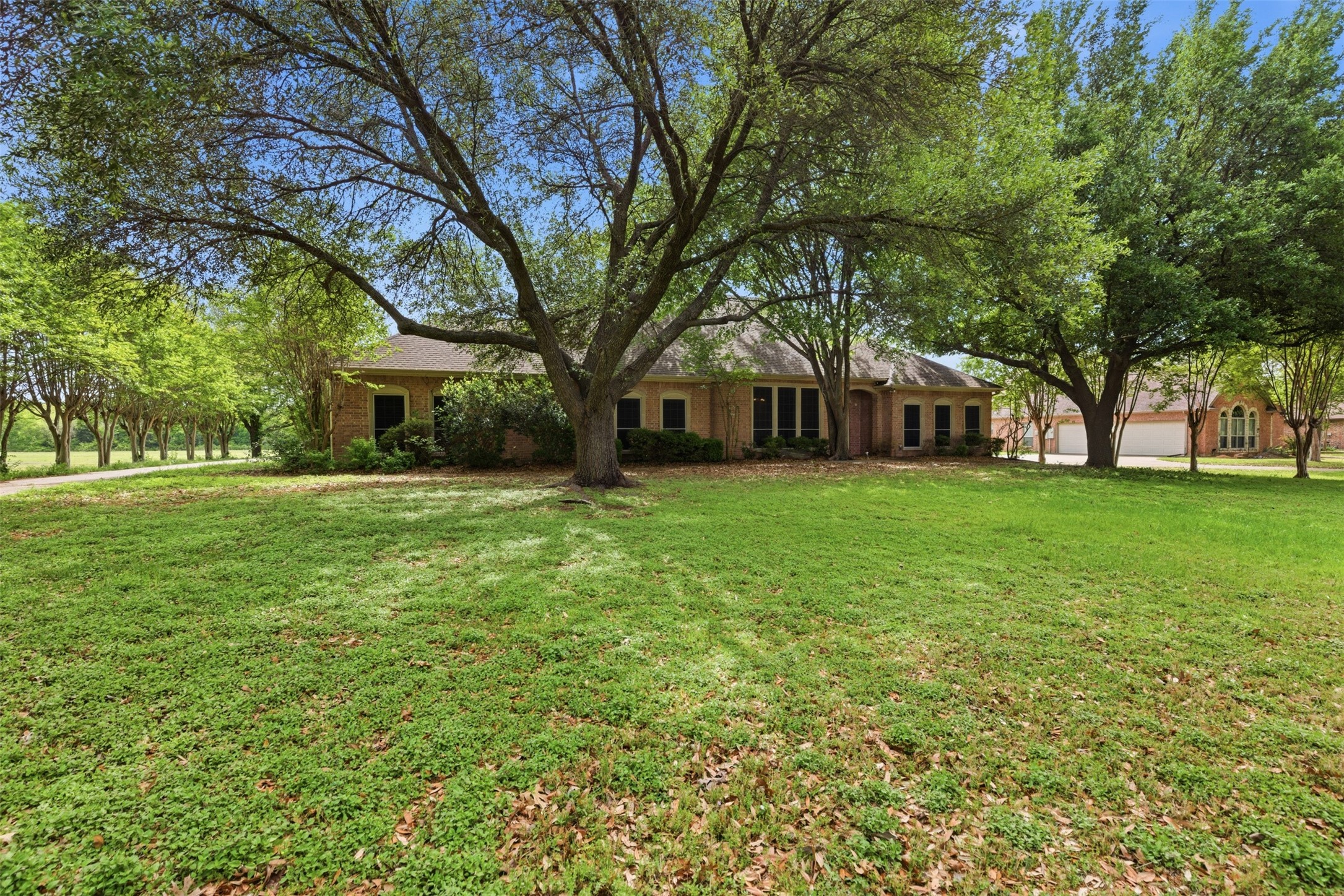 270 Brookbend Drive Waxahachie TX 75165