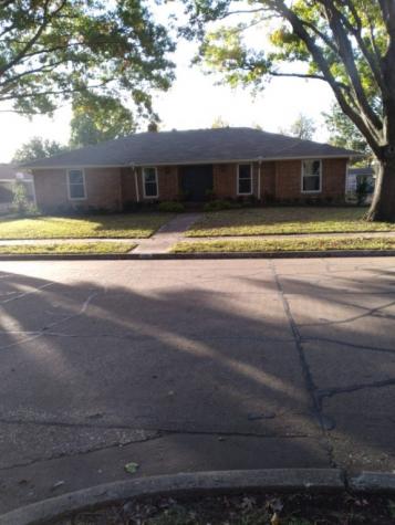 806 Cardigan Street Garland TX 75040