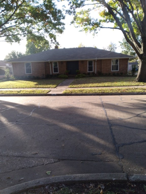 806 Cardigan Street Garland TX 75040