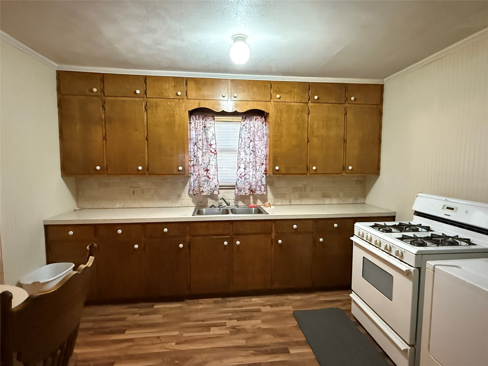 609 E Henry Hamilton TX 76531
