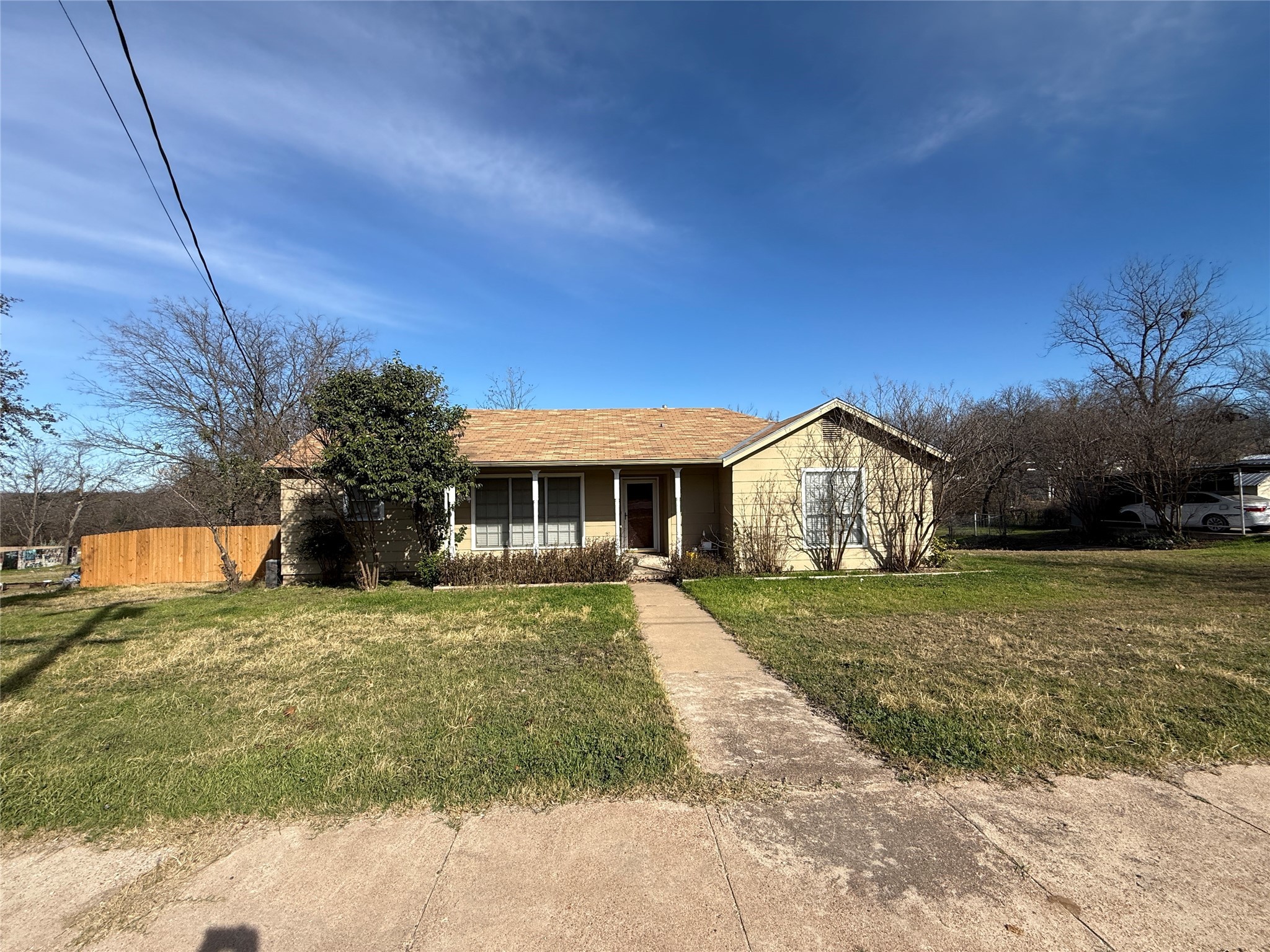 609 E Henry Hamilton TX 76531