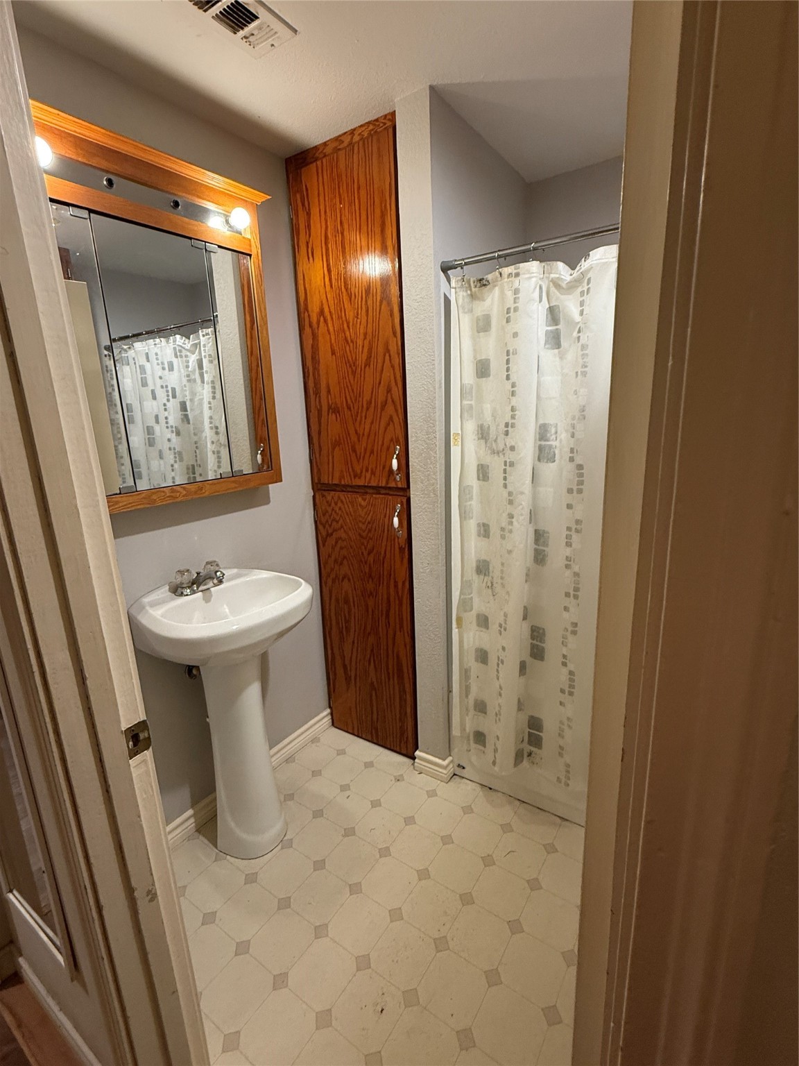 609 E Henry Hamilton TX 76531