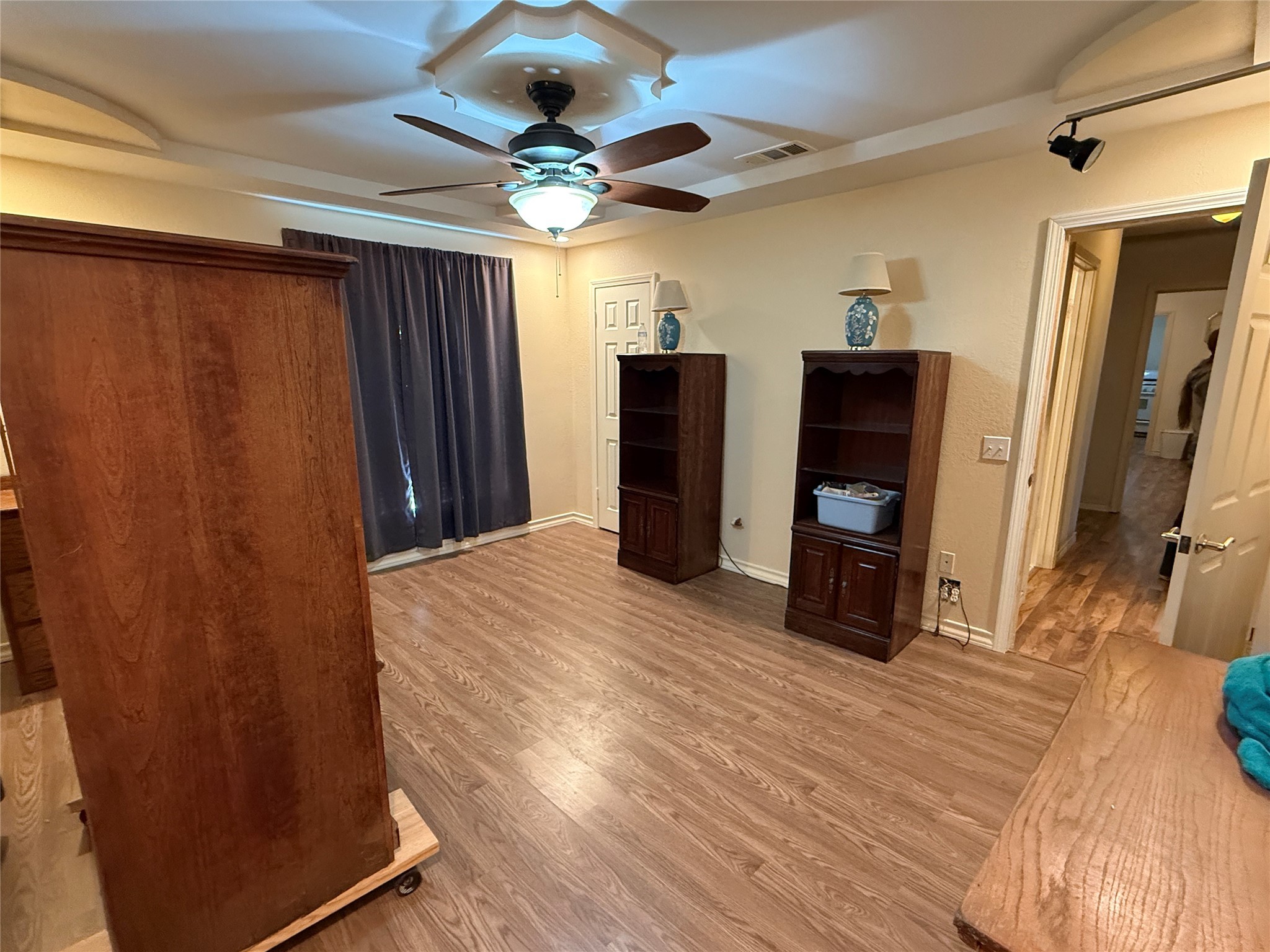 609 E Henry Hamilton TX 76531