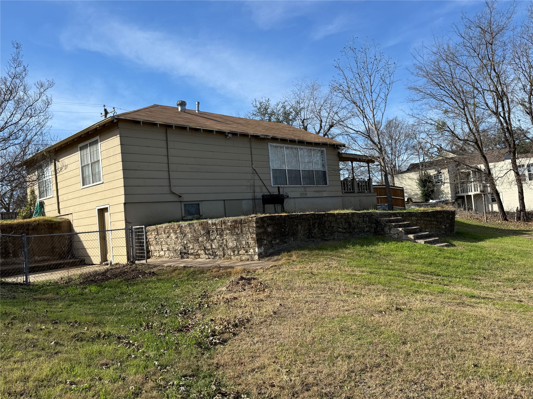 609 E Henry Hamilton TX 76531