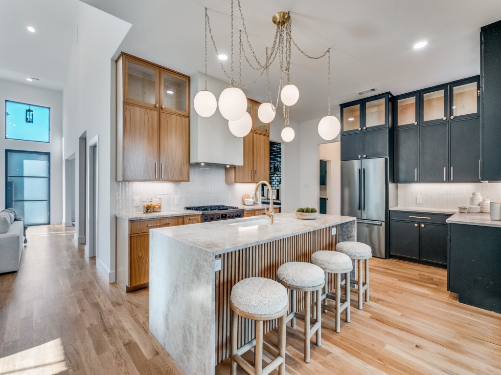 10641 Larchfield Lane Dallas TX 75238