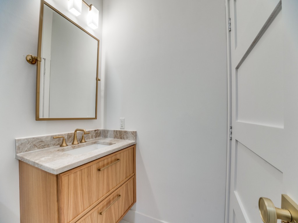 10641 Larchfield Lane Dallas TX 75238