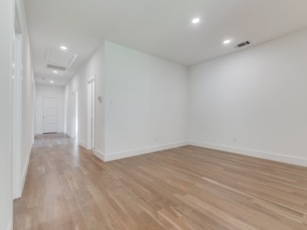 10641 Larchfield Lane Dallas TX 75238