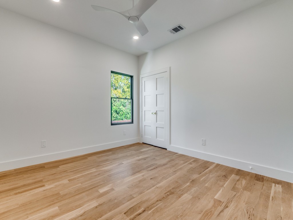 10641 Larchfield Lane Dallas TX 75238