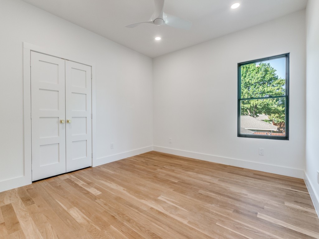 10641 Larchfield Lane Dallas TX 75238