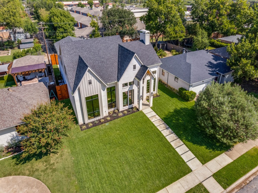 10641 Larchfield Lane Dallas TX 75238