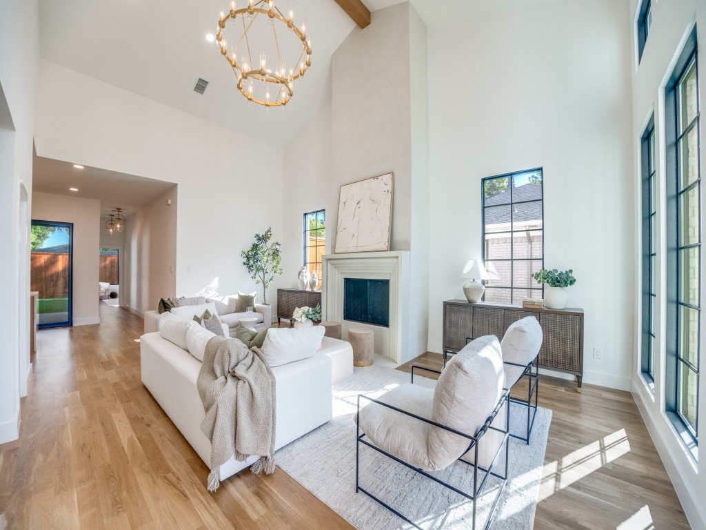 10641 Larchfield Lane Dallas TX 75238