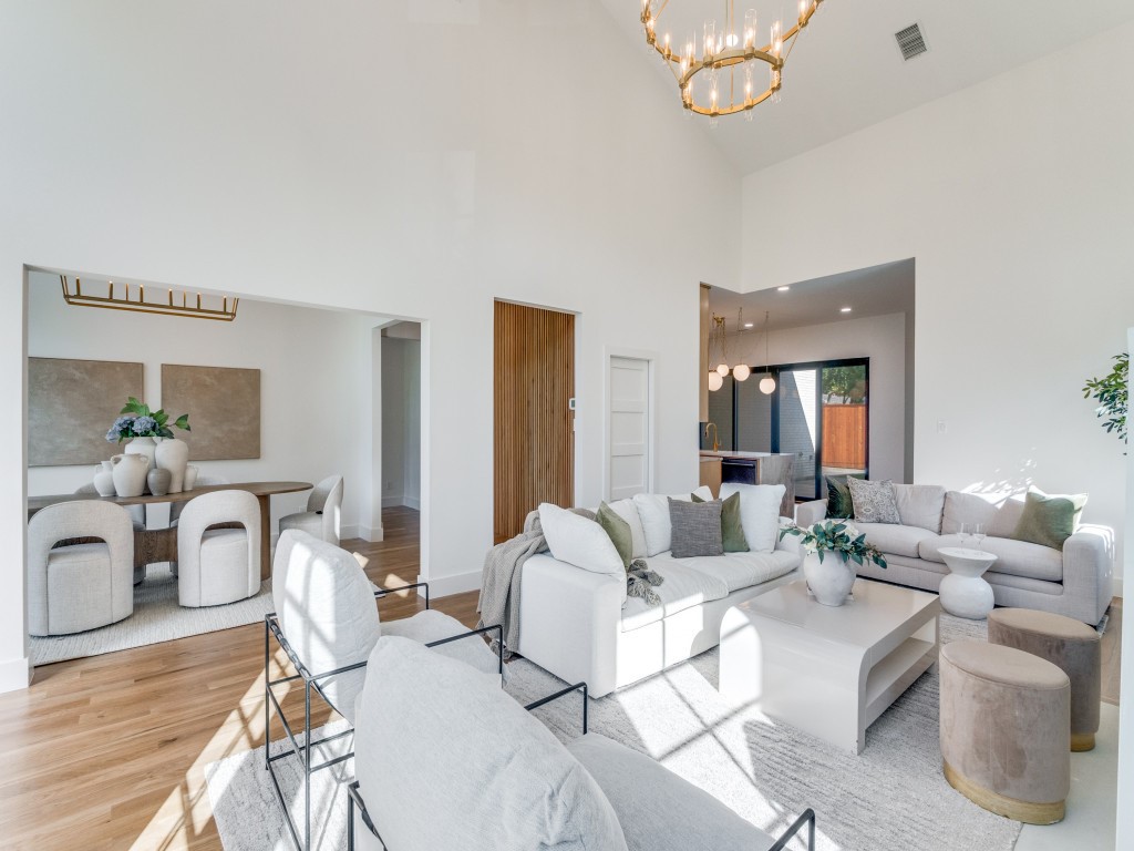 10641 Larchfield Lane Dallas TX 75238