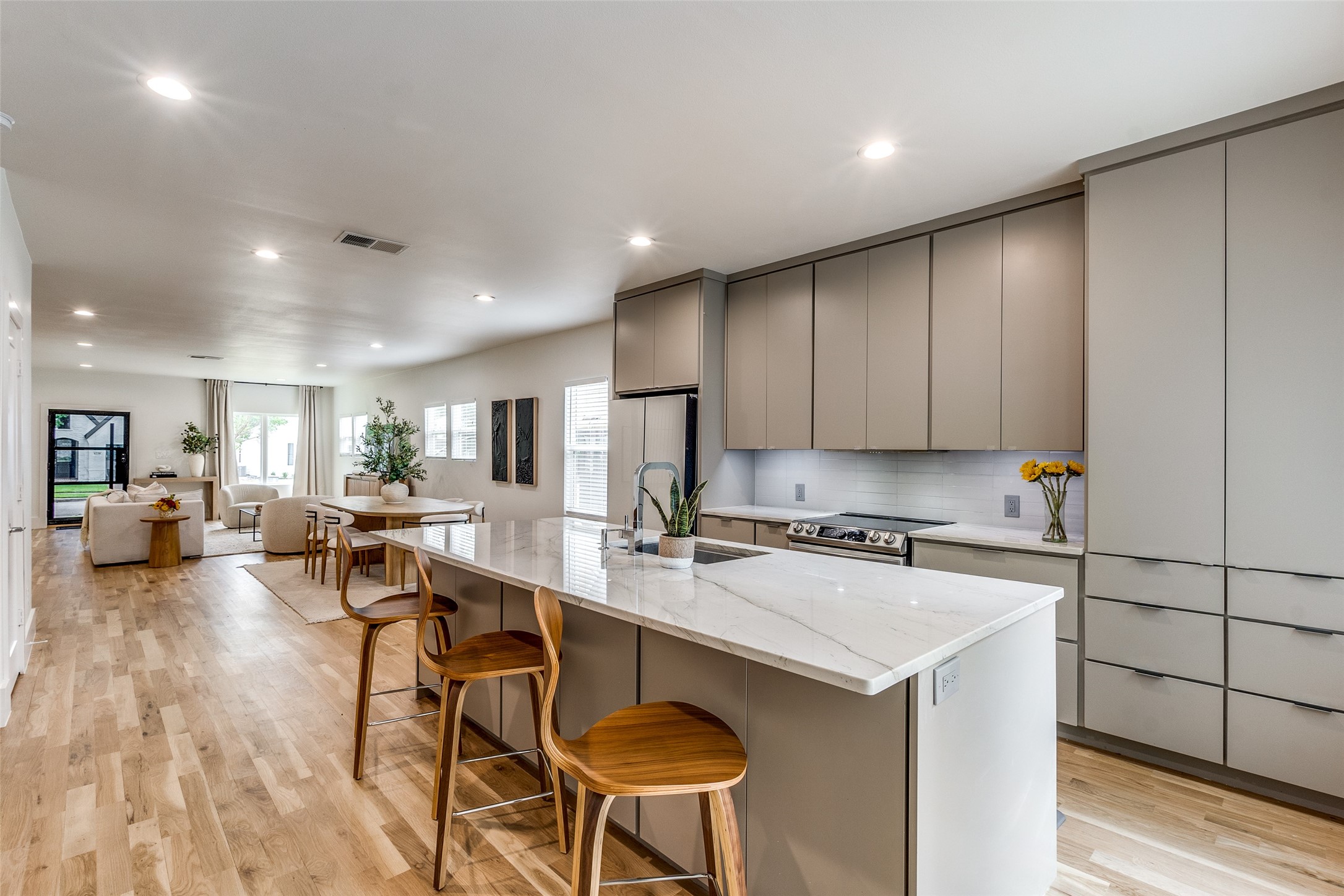 6331 Lakeshore Dallas TX 75214