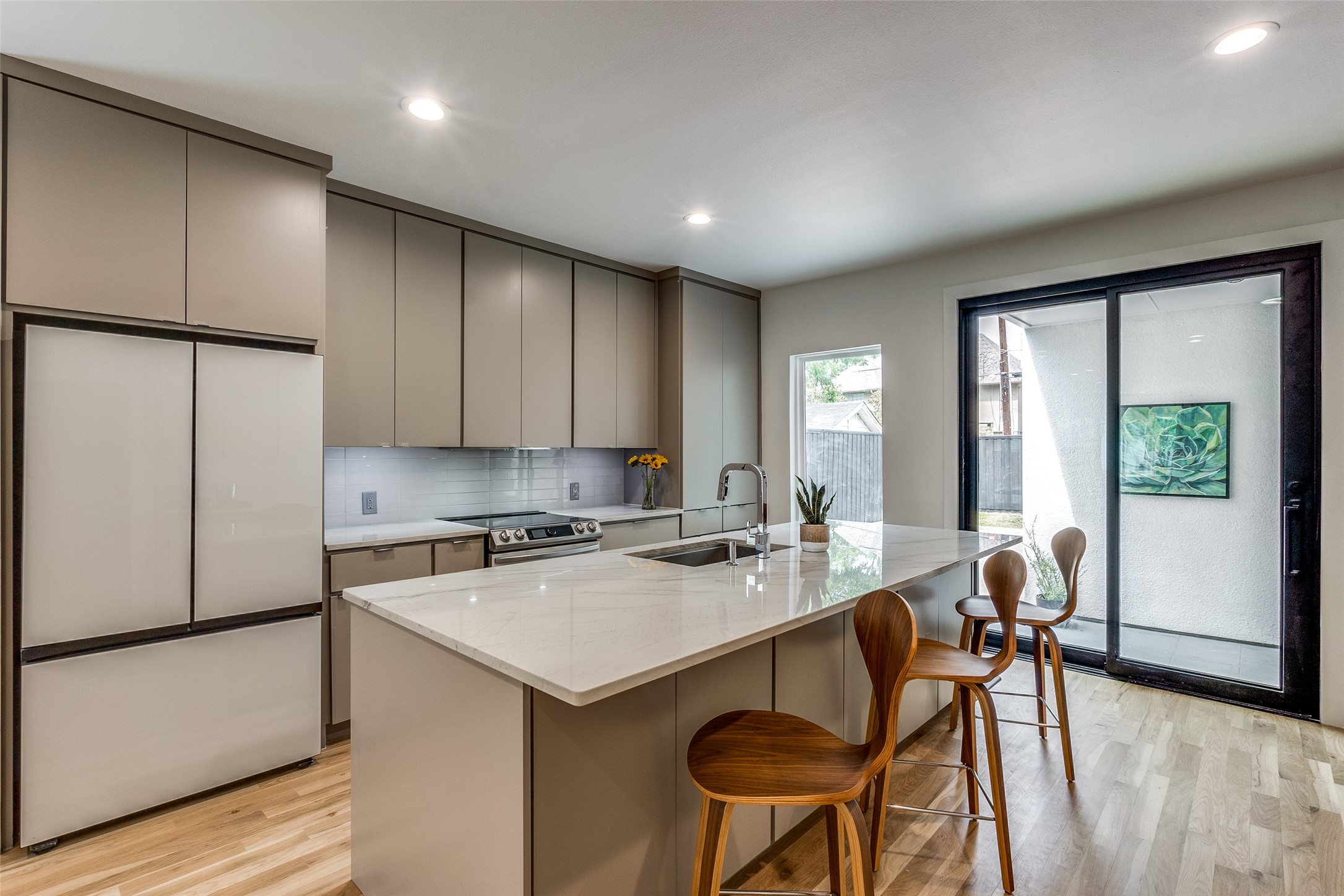 6331 Lakeshore Dallas TX 75214