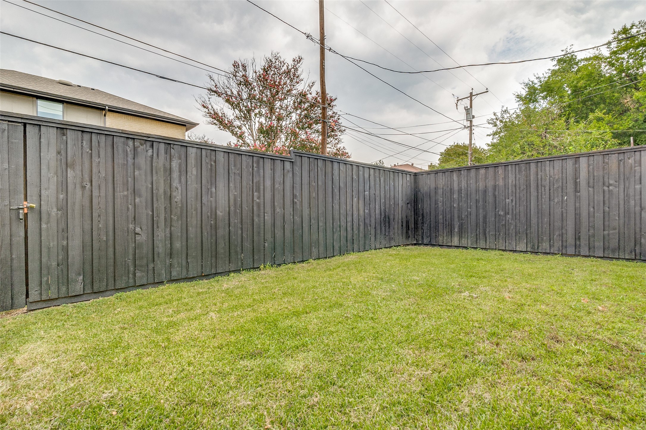 6331 Lakeshore Dallas TX 75214