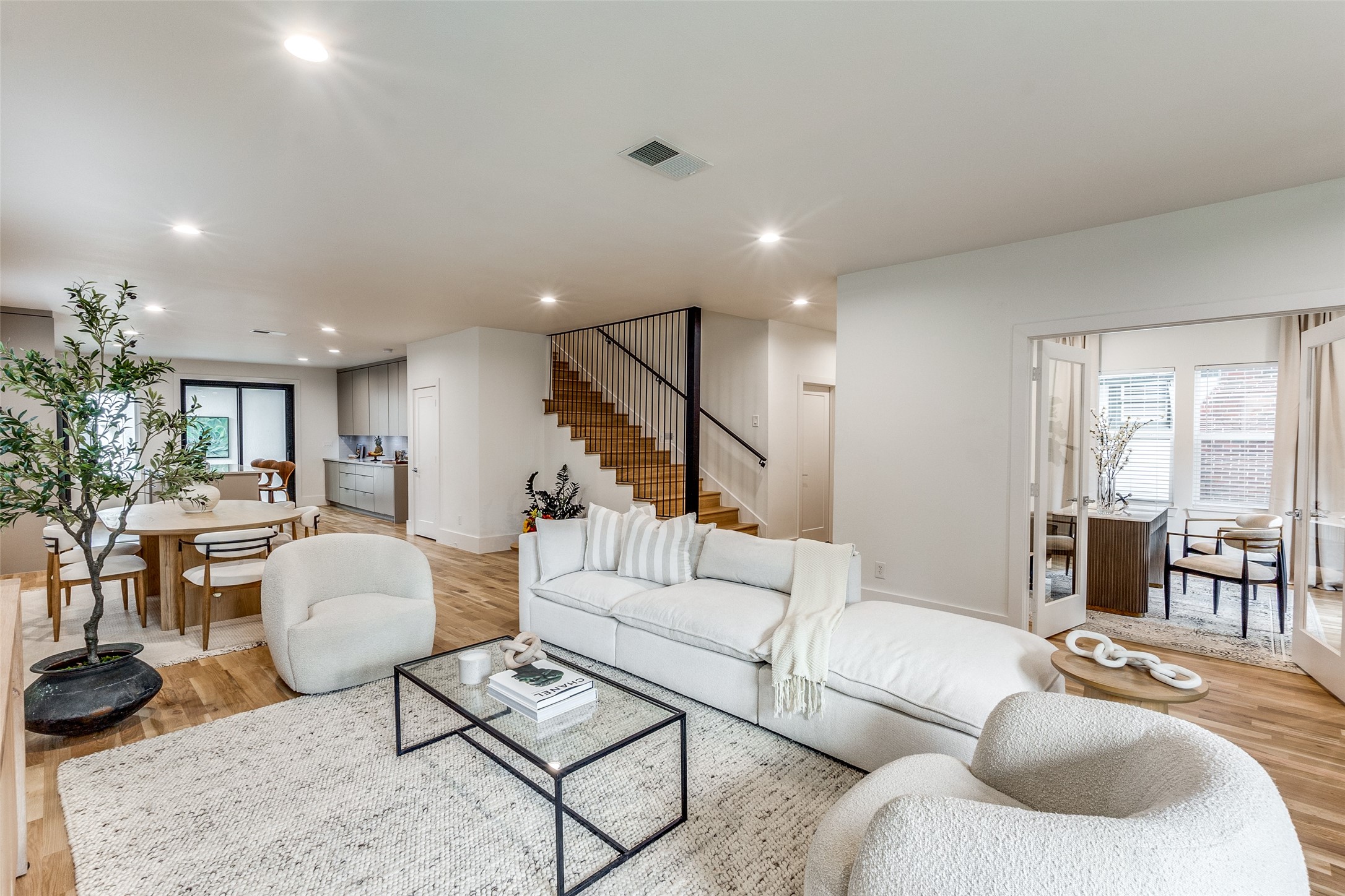 6331 Lakeshore Dallas TX 75214