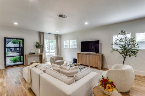 6331 Lakeshore Dallas TX 75214