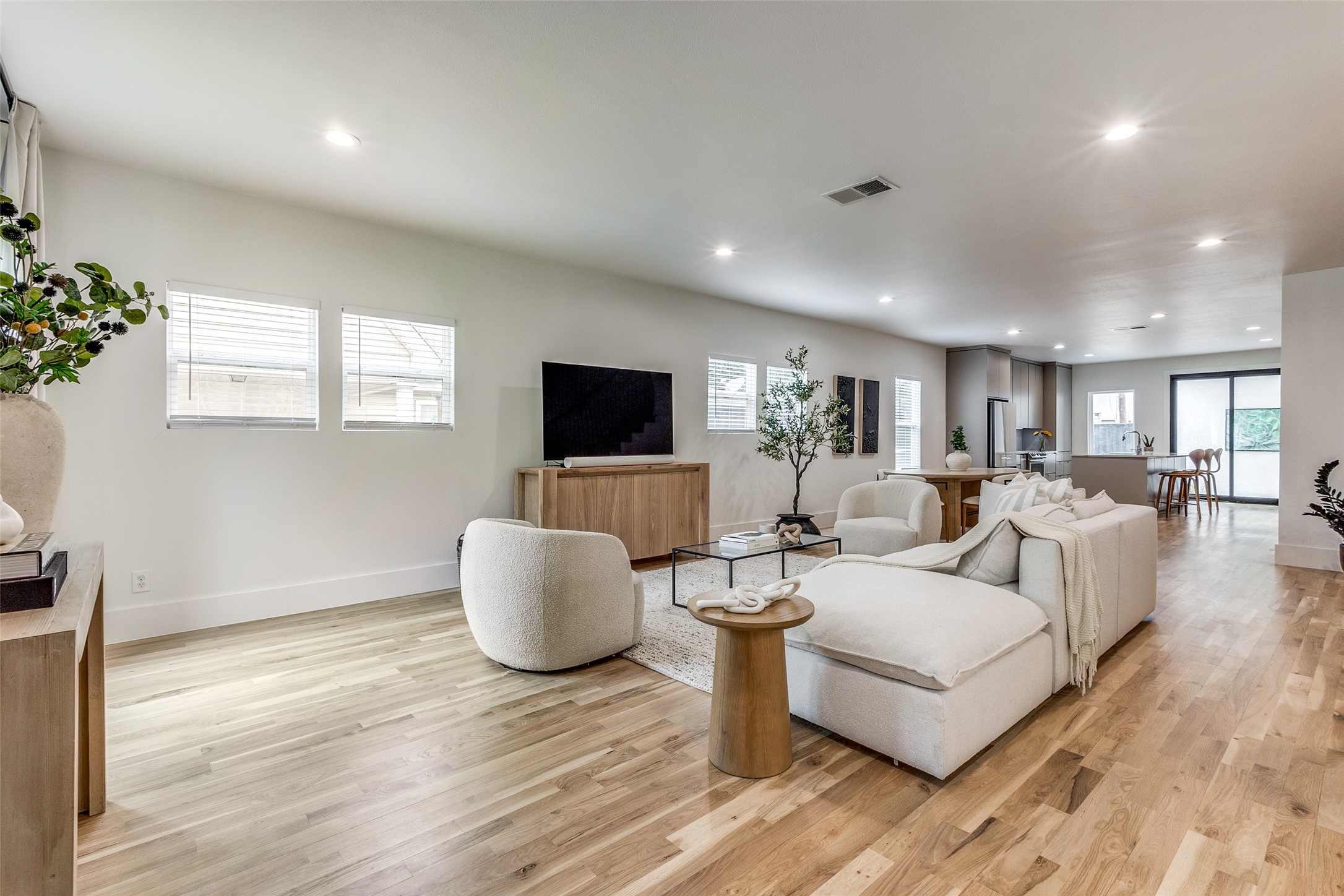 6331 Lakeshore Dallas TX 75214
