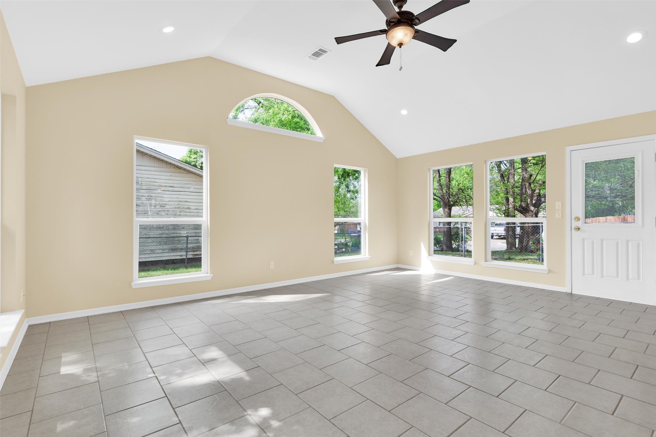 146 Bob White Road Denison TX 75020