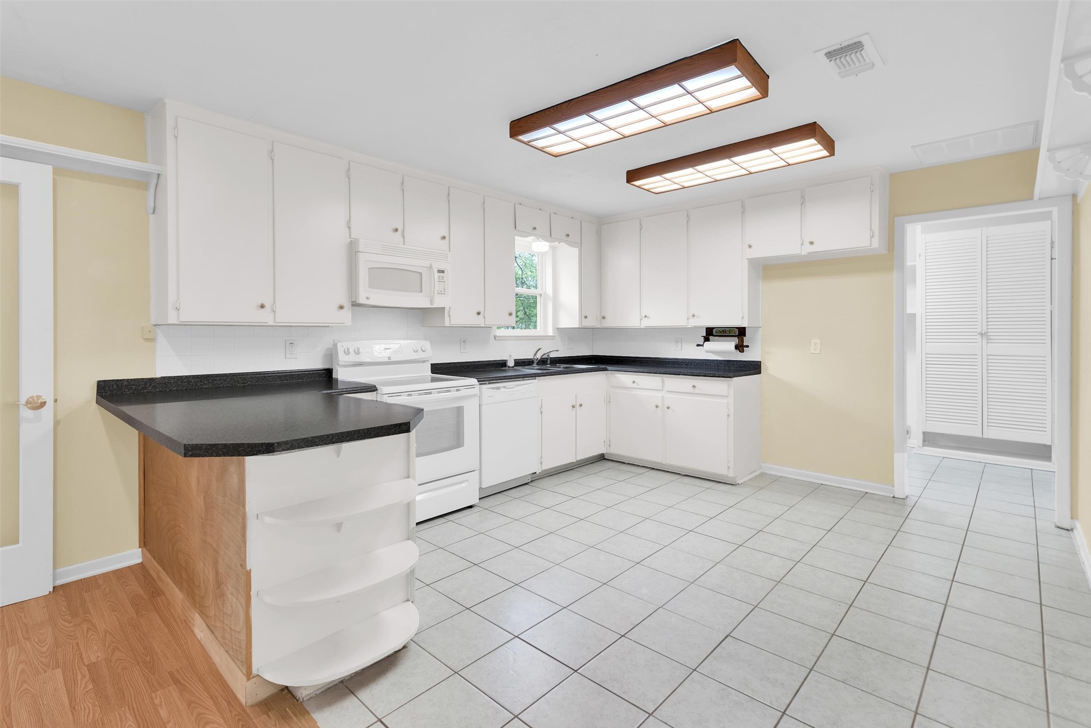 146 Bob White Road Denison TX 75020
