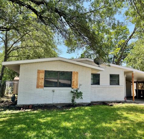 1912 Skylark Drive Arlington TX 76010