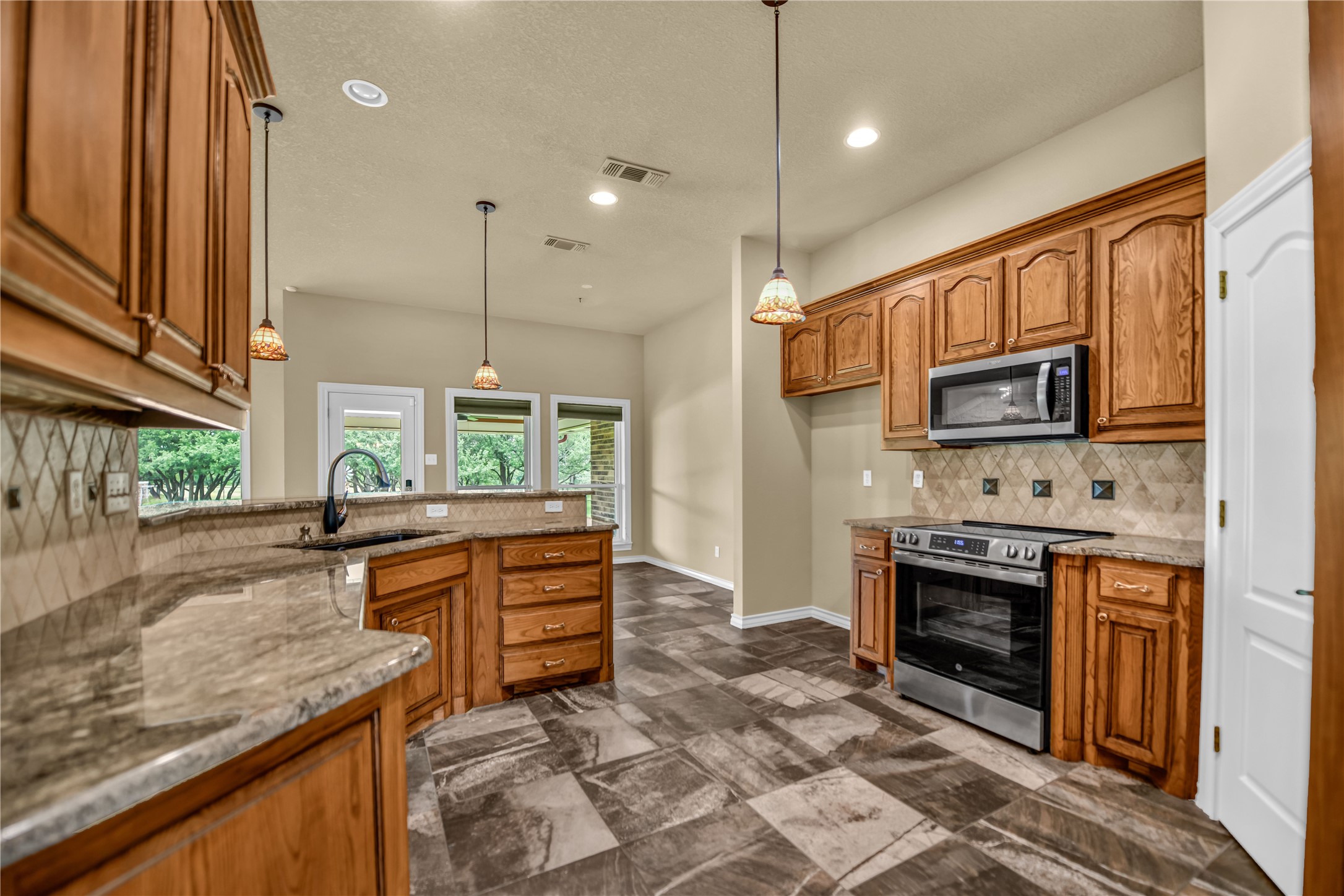 136 Arapahoe Ridge Weatherford TX 76087