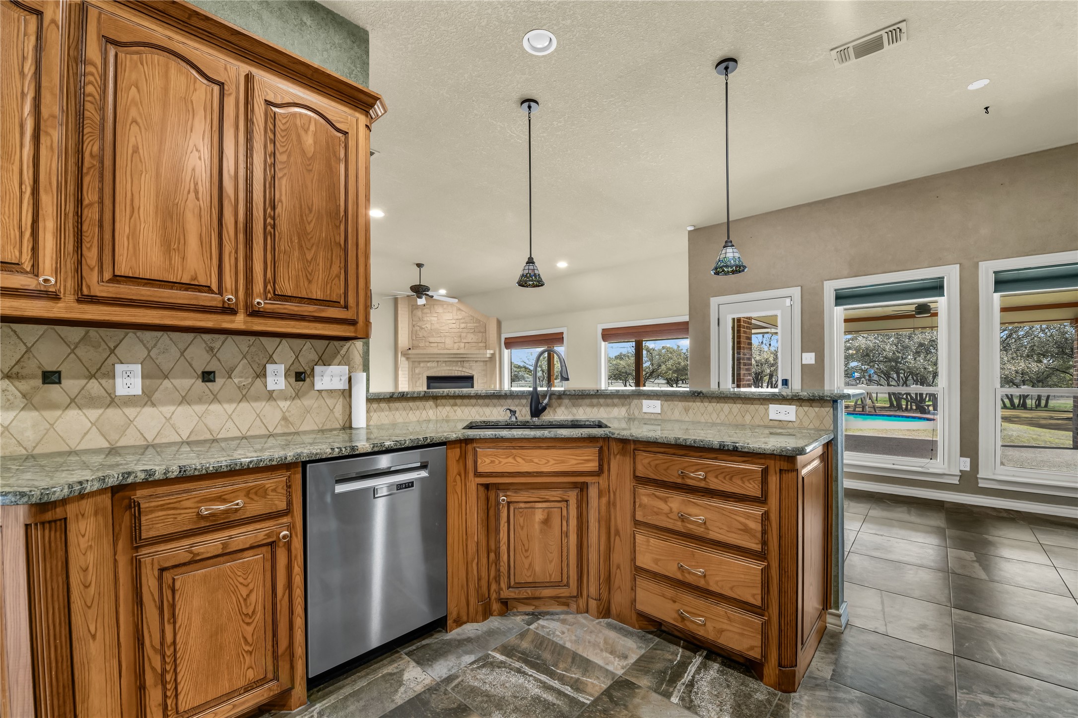 136 Arapahoe Ridge Weatherford TX 76087