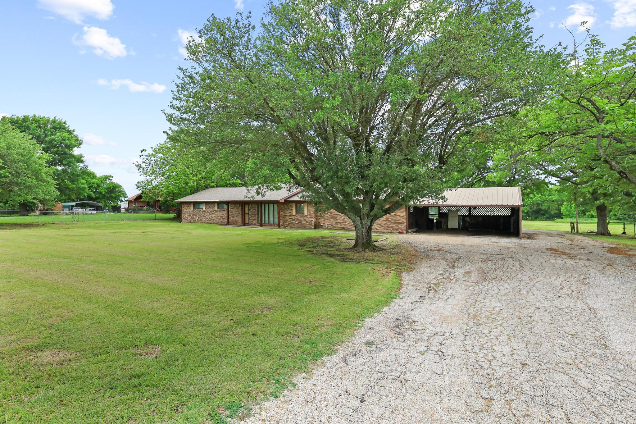 506 Fm 816 Wolfe City TX 75496