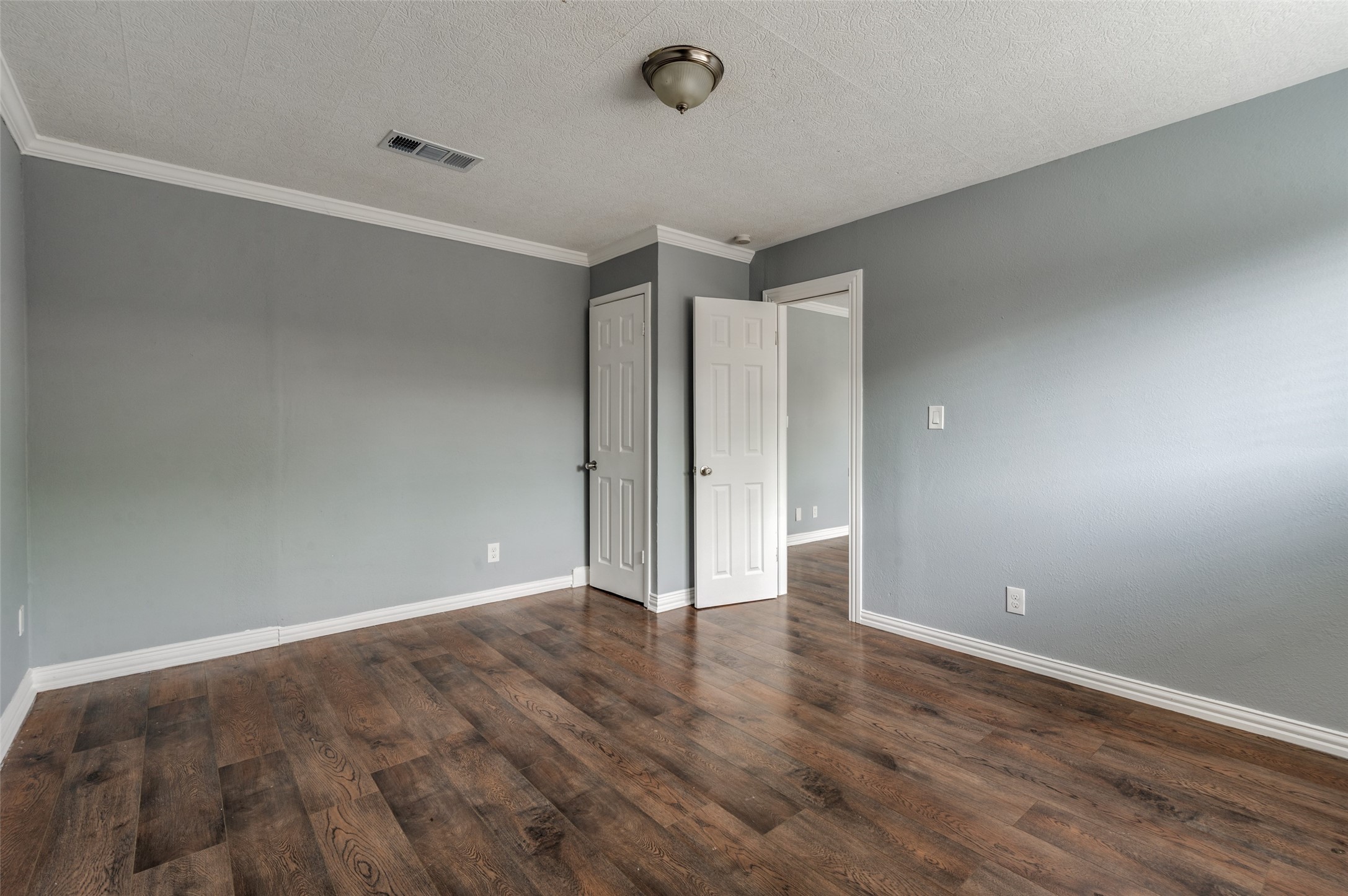 2306 Lakeland Place Carrollton TX 75006