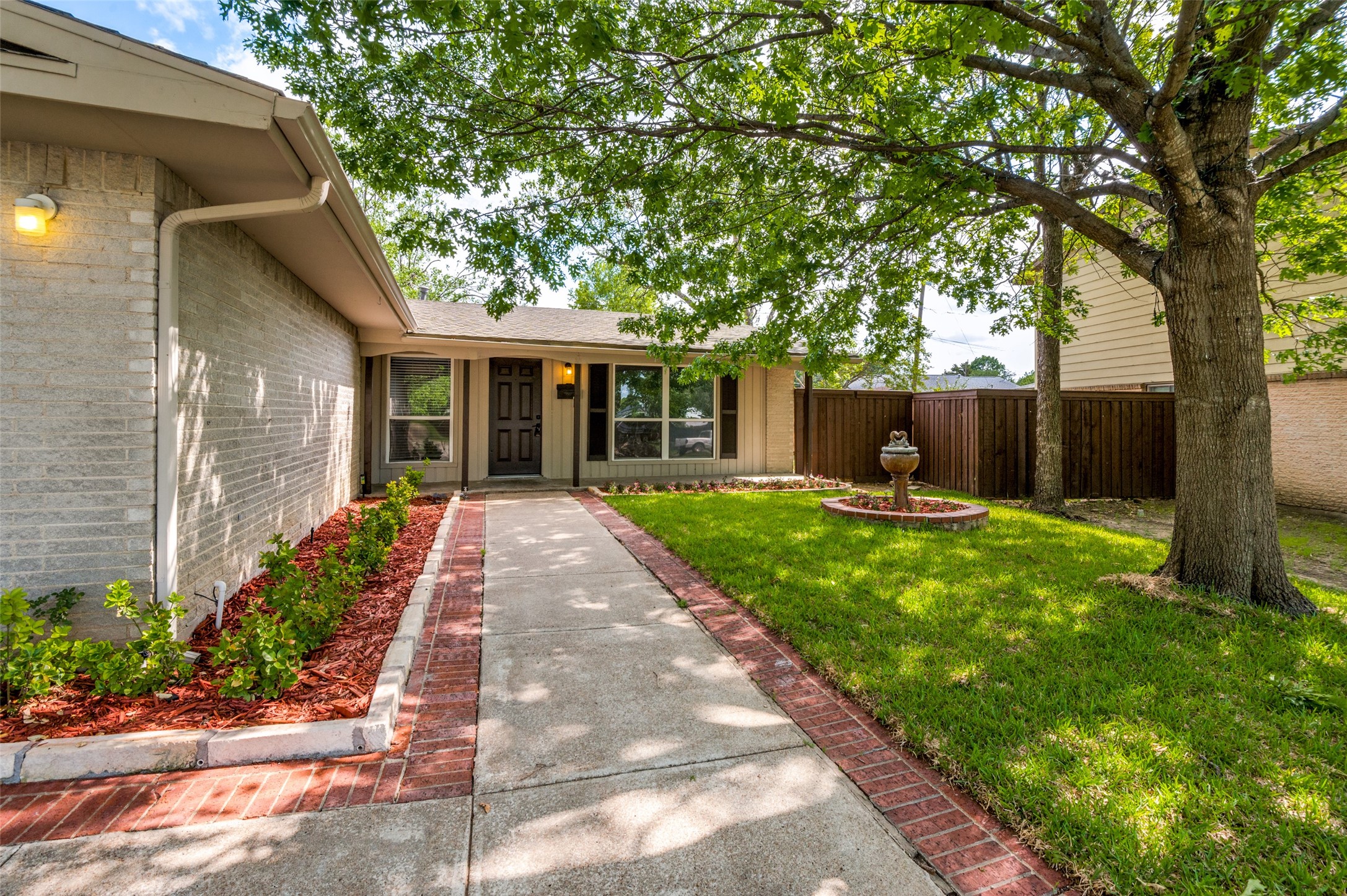 2306 Lakeland Place Carrollton TX 75006