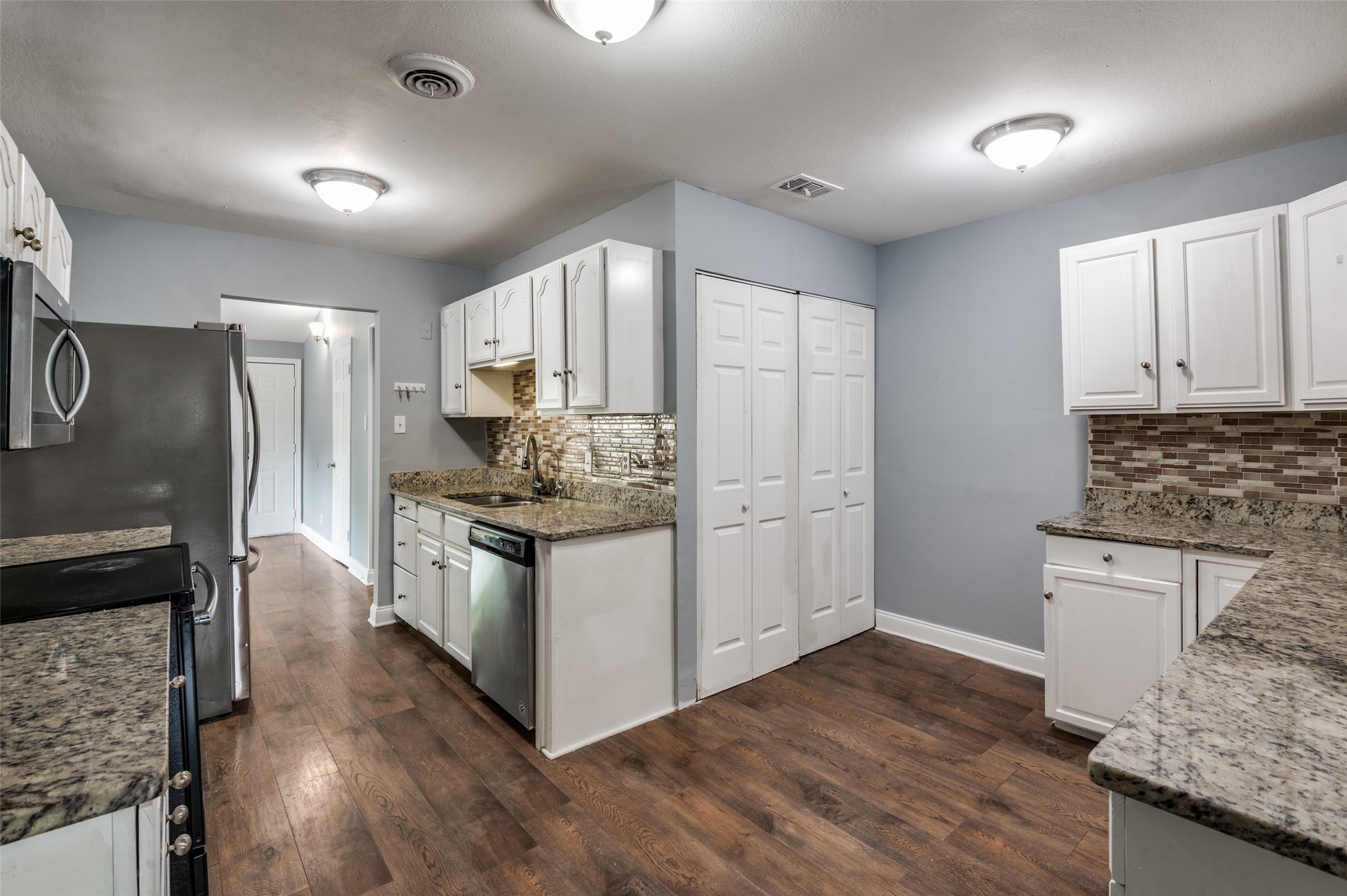 2306 Lakeland Place Carrollton TX 75006