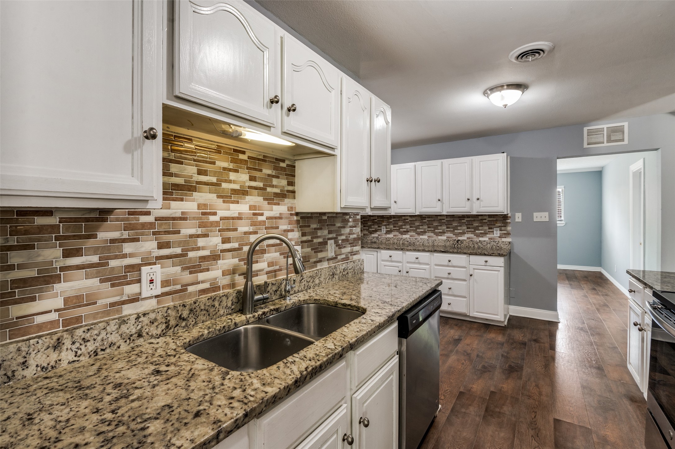 2306 Lakeland Place Carrollton TX 75006