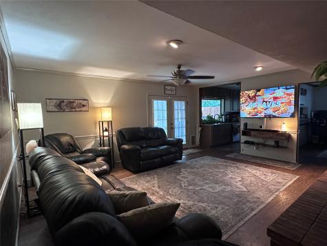 6330 Mccartney Lane Garland TX 75043