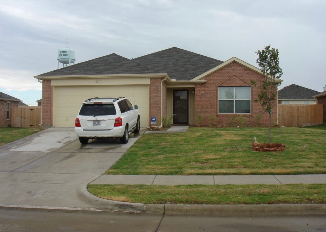 1517 Waters Edge Drive Glenn Heights TX 75154