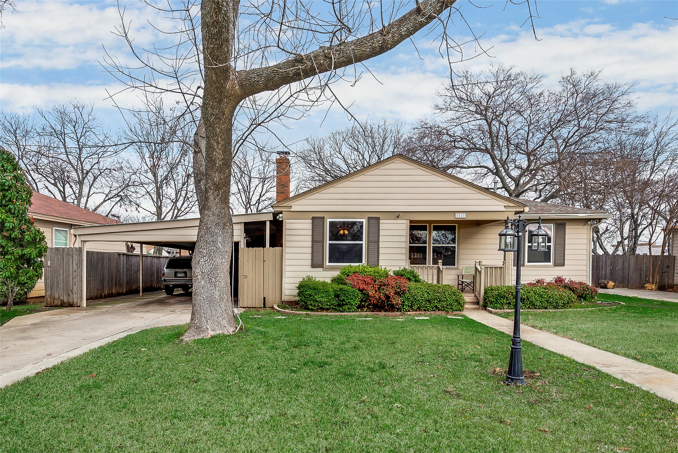 2517 Littlepage Street Fort Worth TX 76107