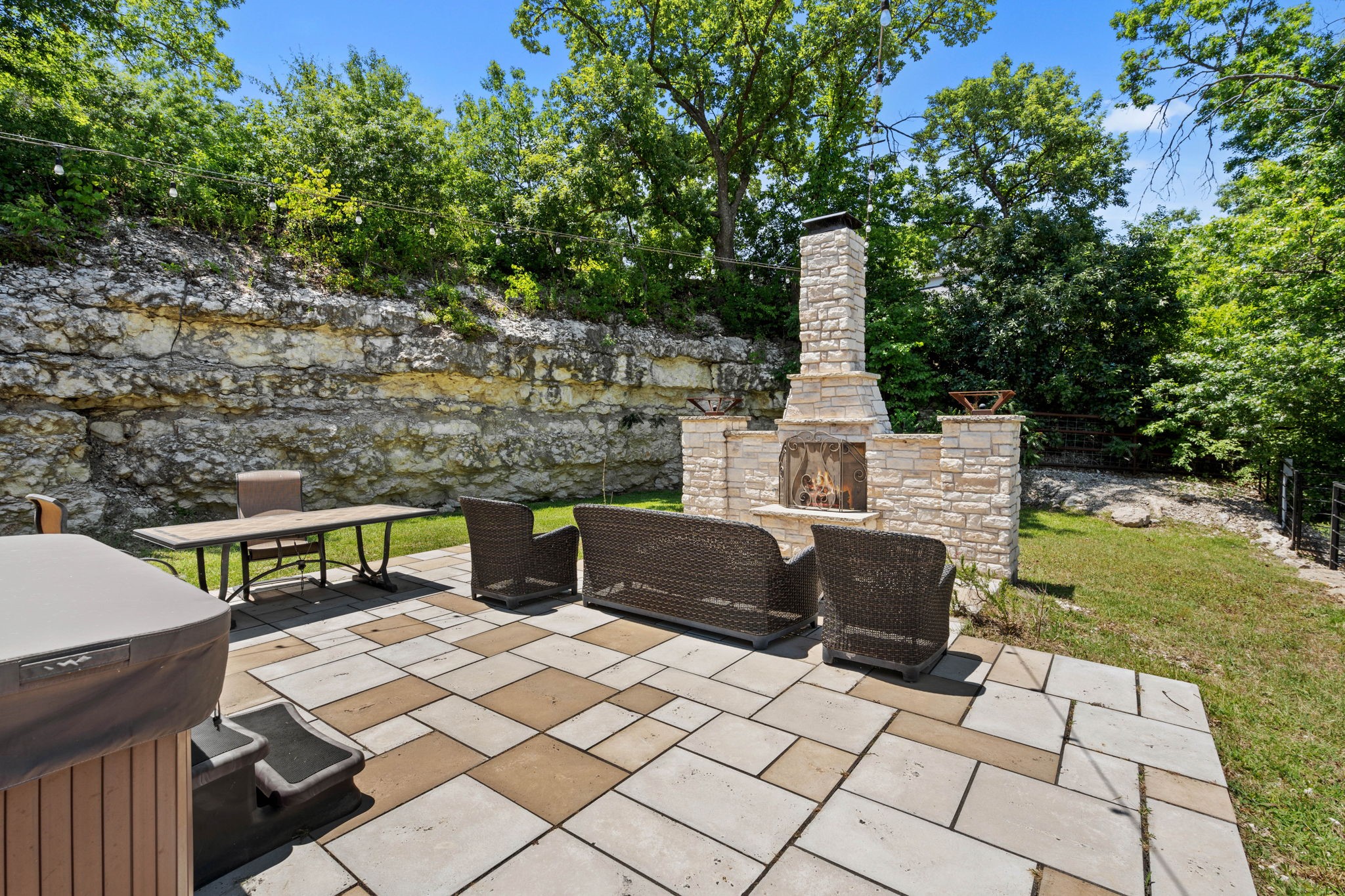 212 Hilltop Drive Gainesville TX 76240