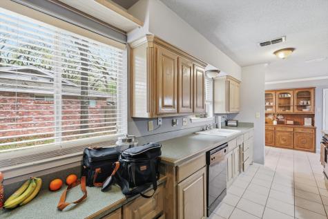 3005 Friendswood Drive Arlington TX 76013