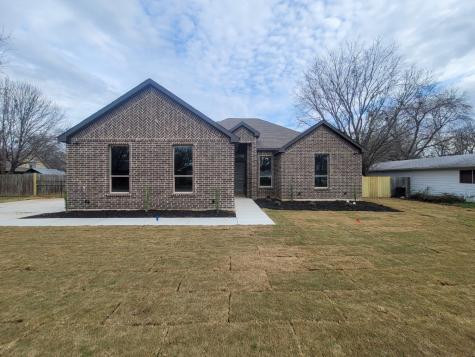 620 N Cherry Street Aubrey TX 76227