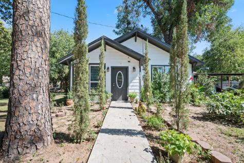 501 S Austin Street De Leon TX 76444